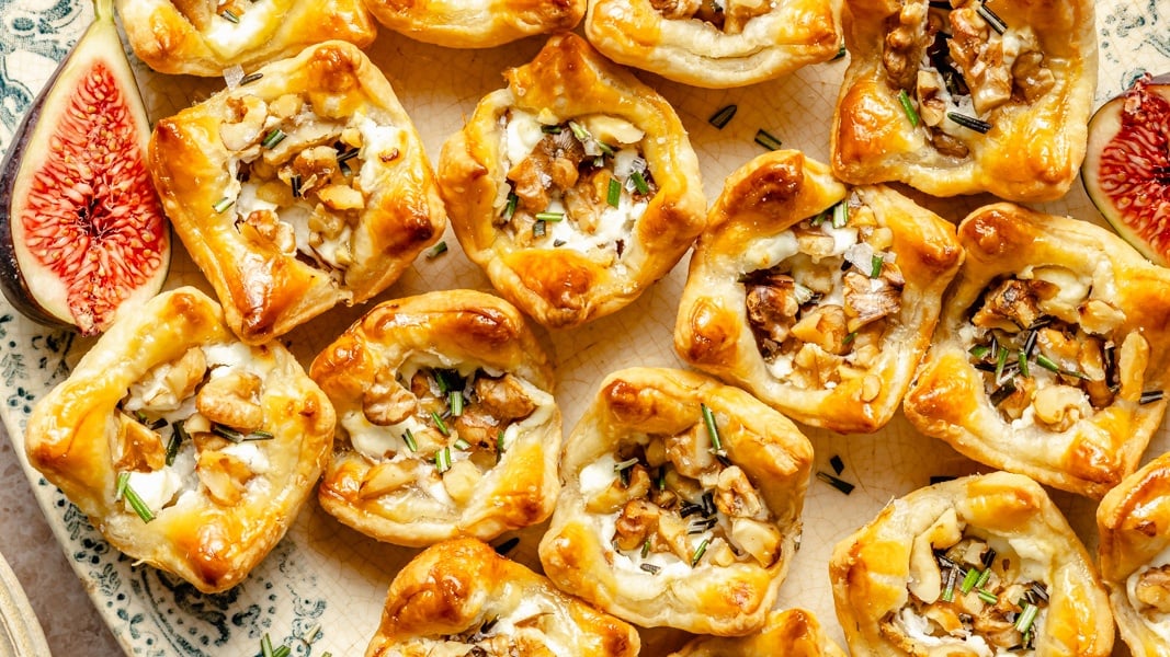 6-Ingredient Fig & Goat Cheese Puff Pastry Bites