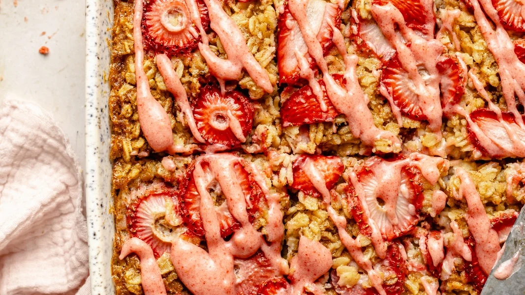 Brown Butter Strawberry Baked Oatmeal (tastes like dessert!)