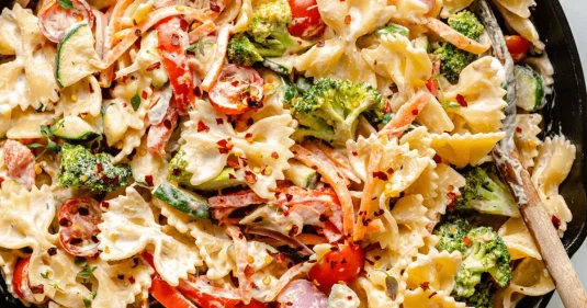 Vegan Pasta Primavera with Garlic Cashew Sauce (19g of protein!)