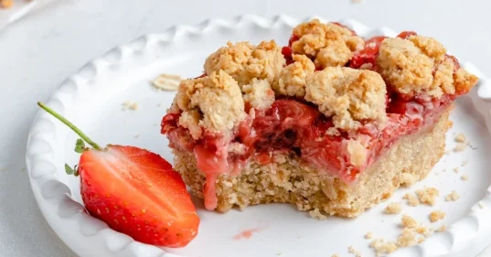 Beautiful Strawberry Crumble Bars (gluten-free & vegan-friendly)